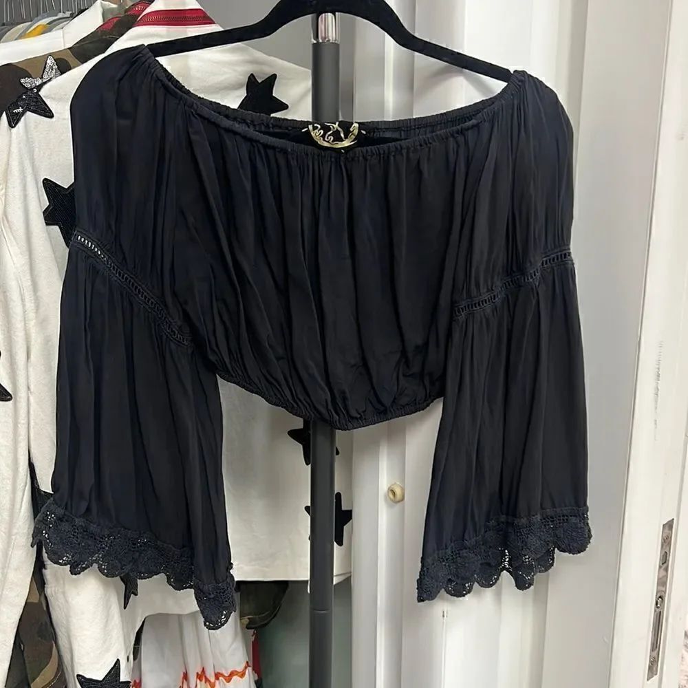 Planet Blue Black Long Sleeve Crop Top - Off Shoulder Size Medium LIKE NEW